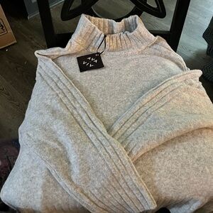 Ava & Viv Light Gray Sweater